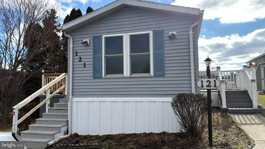 Ready for immediate occupancy! Clean & Cozy! 1995 Fleetwood 14x56 (784 sq ft) (Oakland model) with 2 beds, 1 bath.  Recent upgrades include new HVAC ($13k), skirting, windows, hot water heater, updated kitchen and bathroom with walk-in shower....to name a few.  All appliances stay! Home was inspected 3 years ago. $865/mo lot rent includes trash. Pet friendly rules. All ages community. Optional 1 year home warranty available for purchase. see 25 pics!