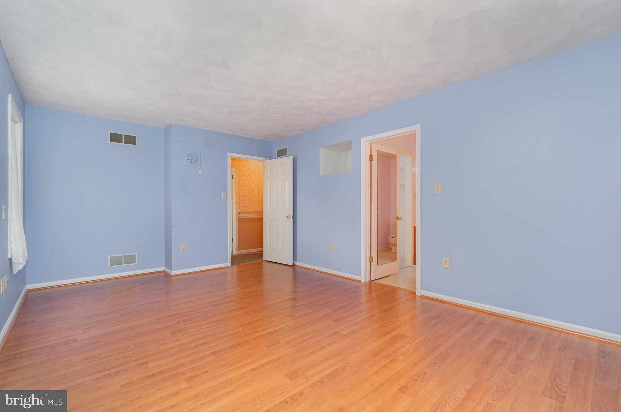 TWIN LAKES - Residential