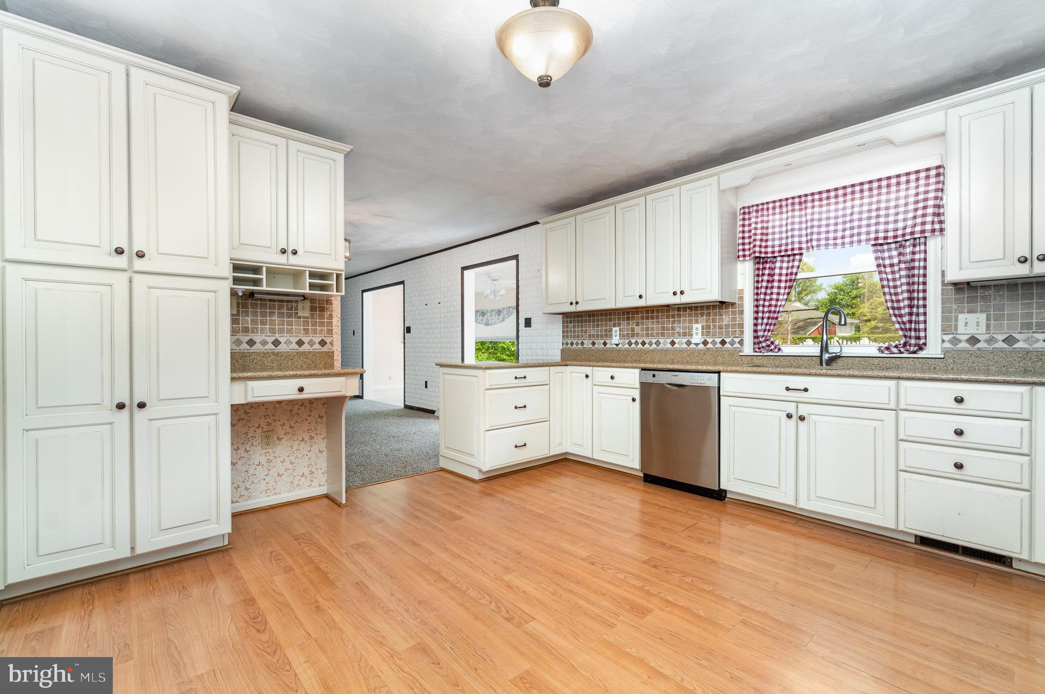 TWIN LAKES - Residential