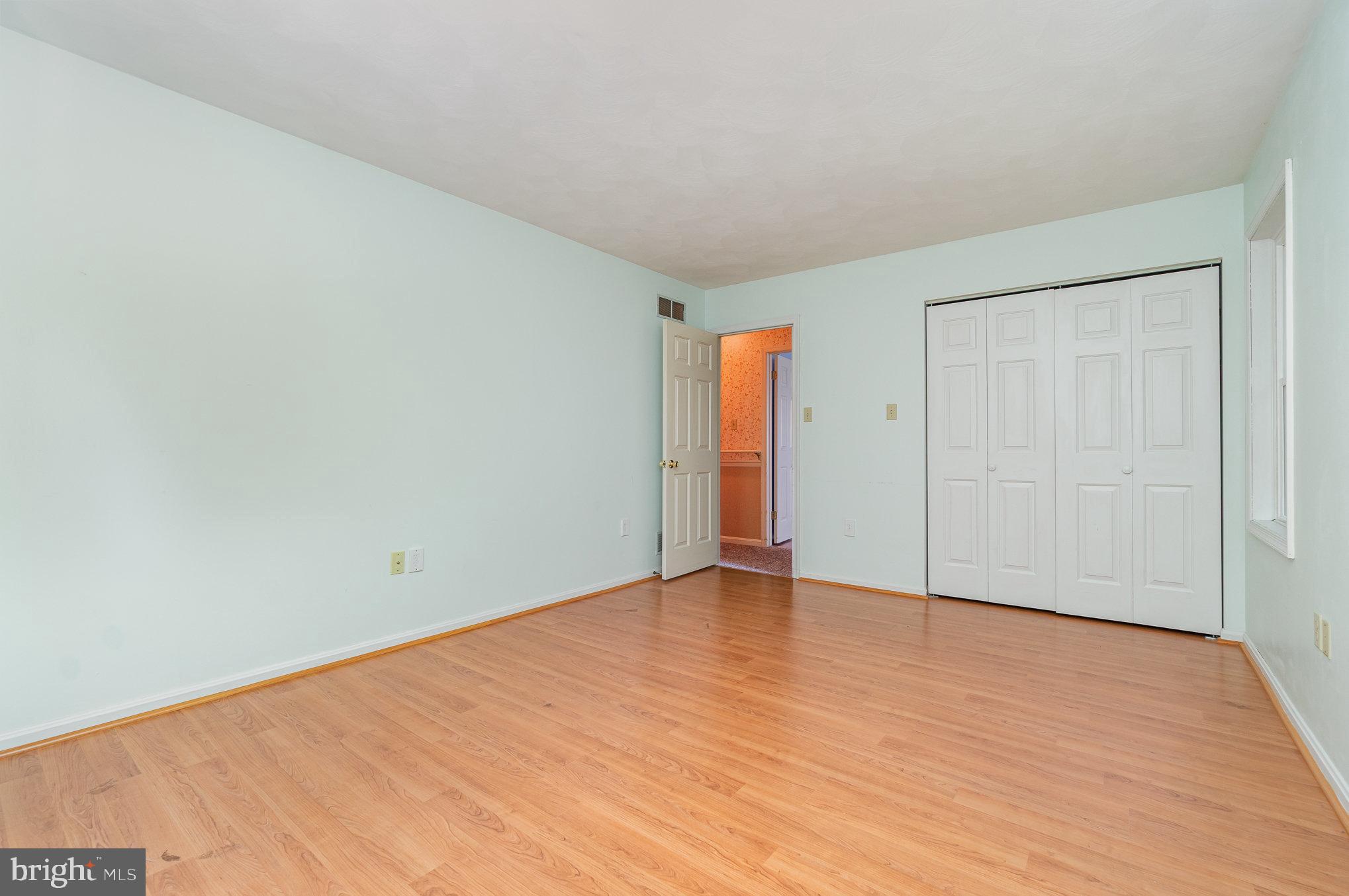 TWIN LAKES - Residential