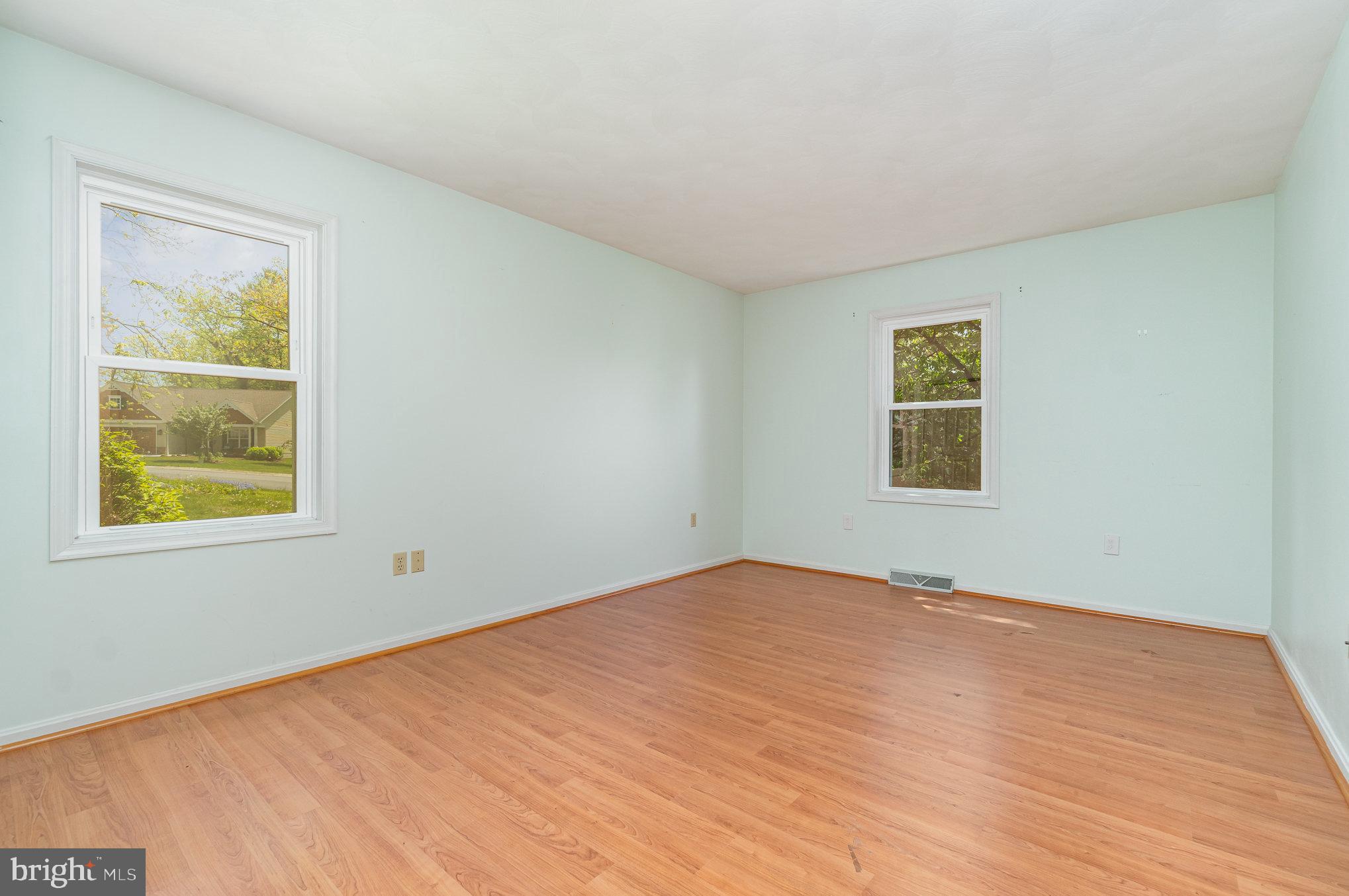 TWIN LAKES - Residential