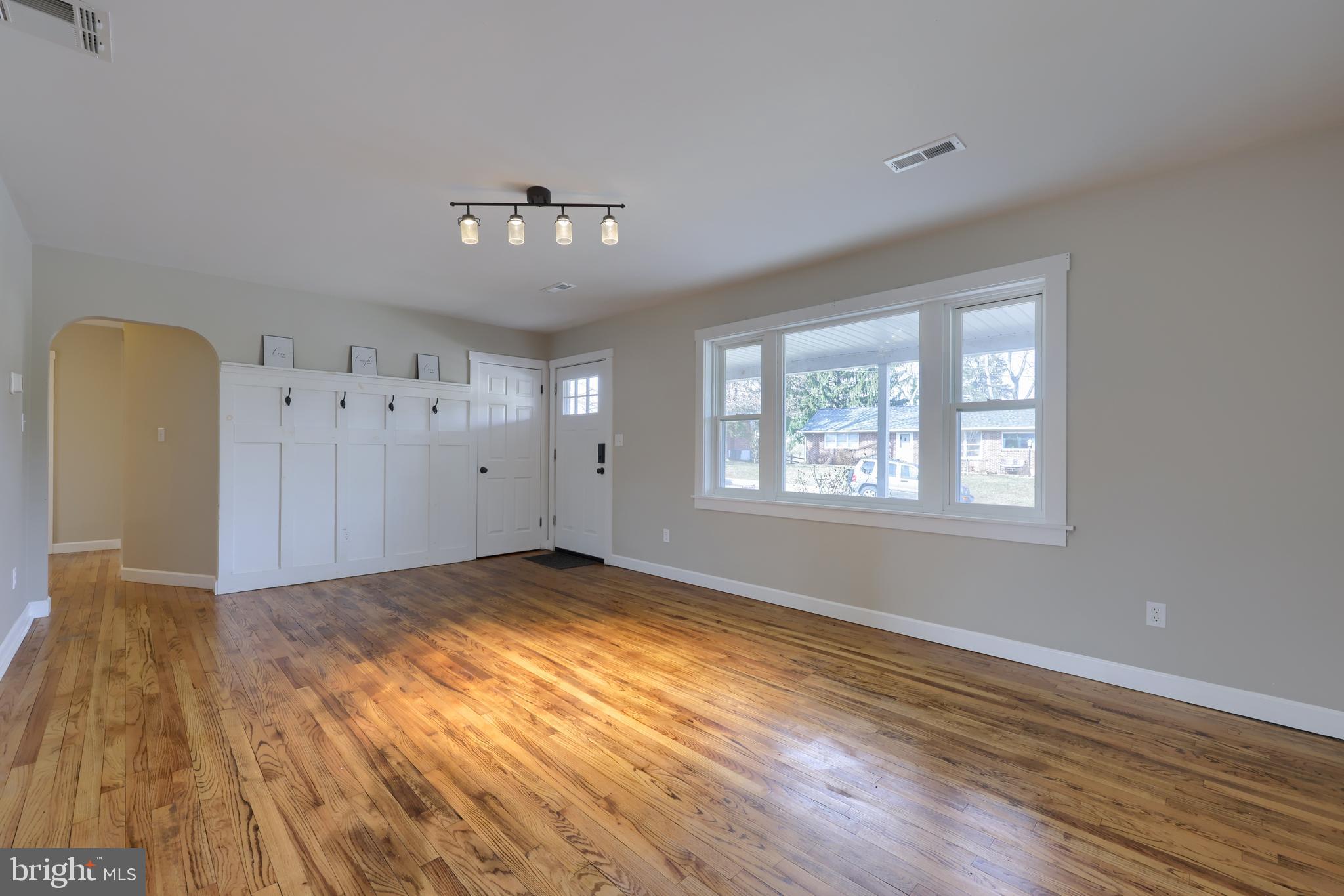 3 W FAIRVIEW AVENUE