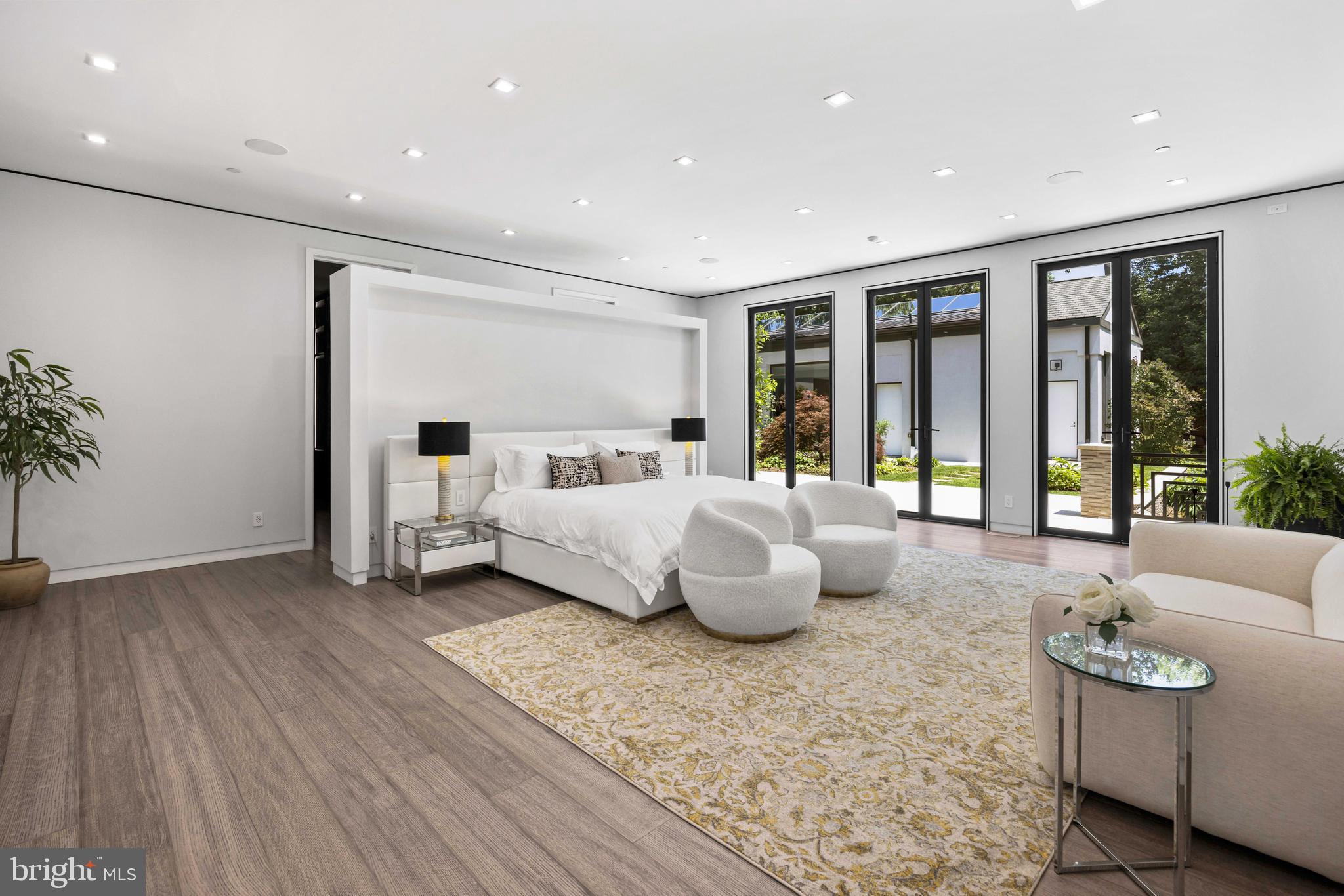 BRADLEY HILLS GROVE - Residential