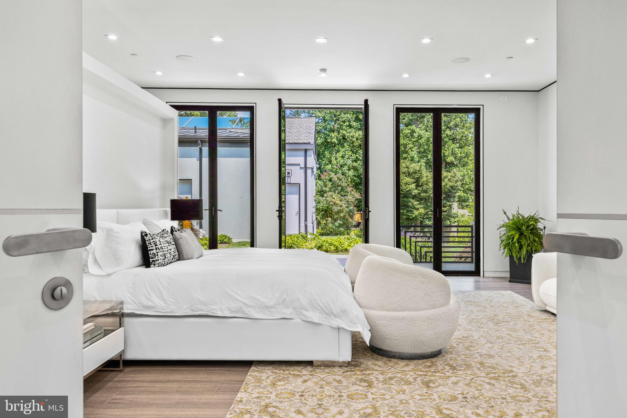 BRADLEY HILLS GROVE - Residential