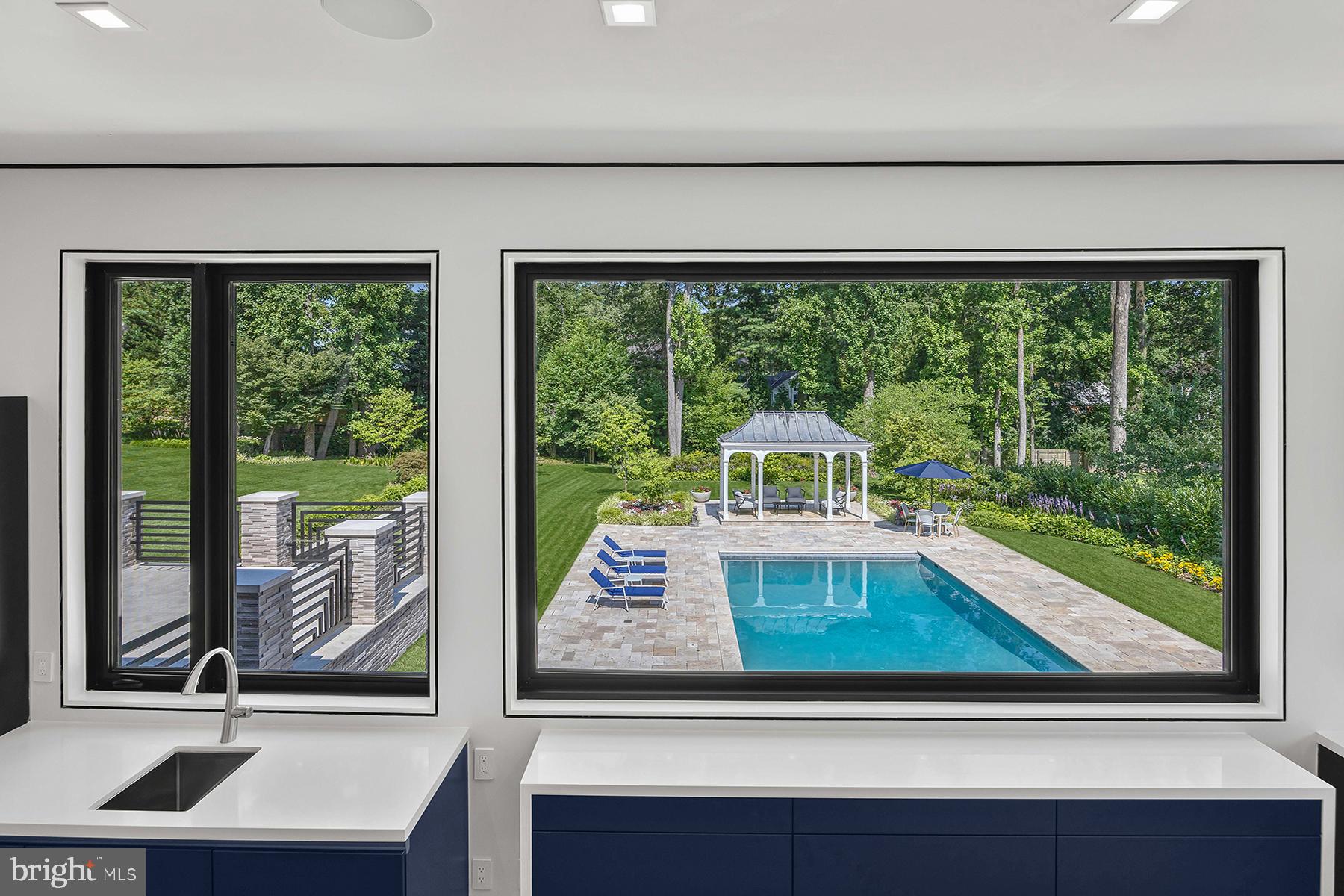 BRADLEY HILLS GROVE - Residential