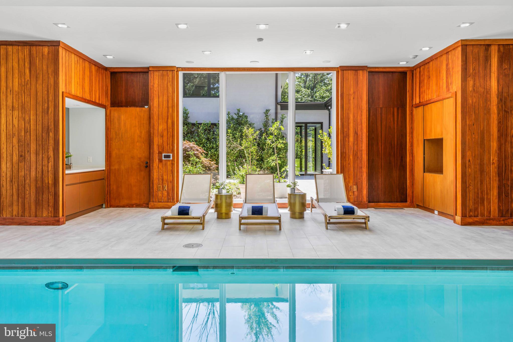 BRADLEY HILLS GROVE - Residential