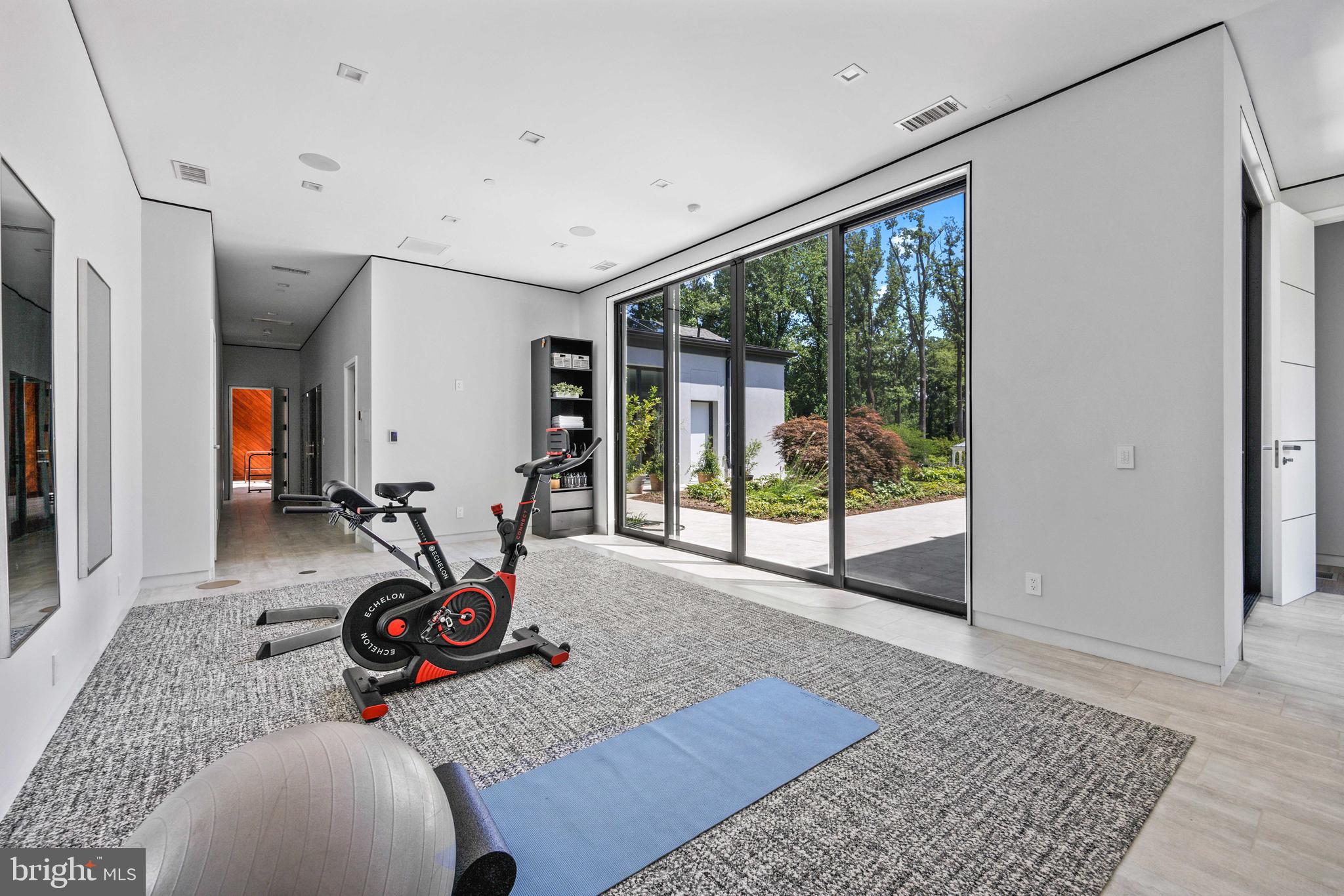 BRADLEY HILLS GROVE - Residential