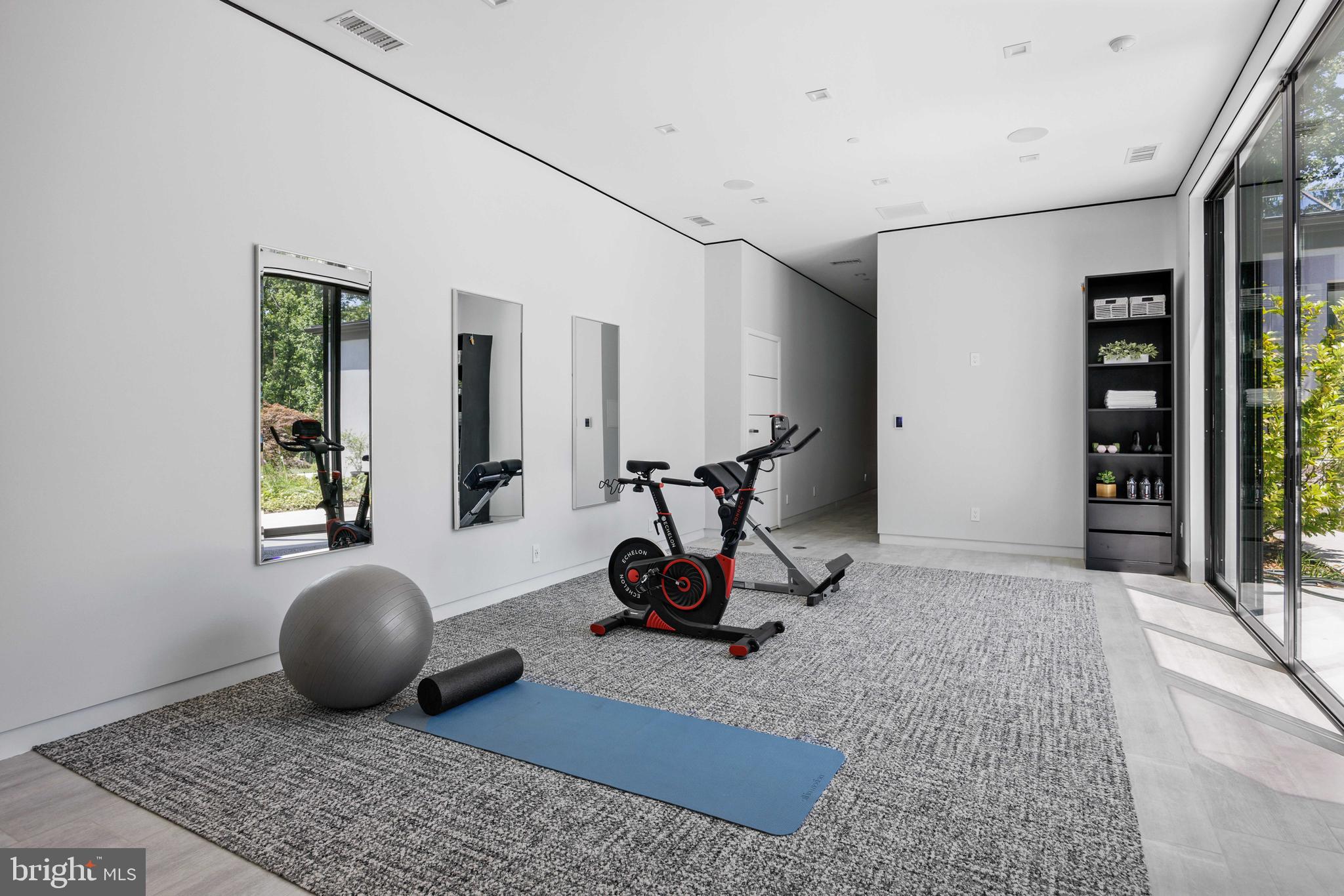 BRADLEY HILLS GROVE - Residential