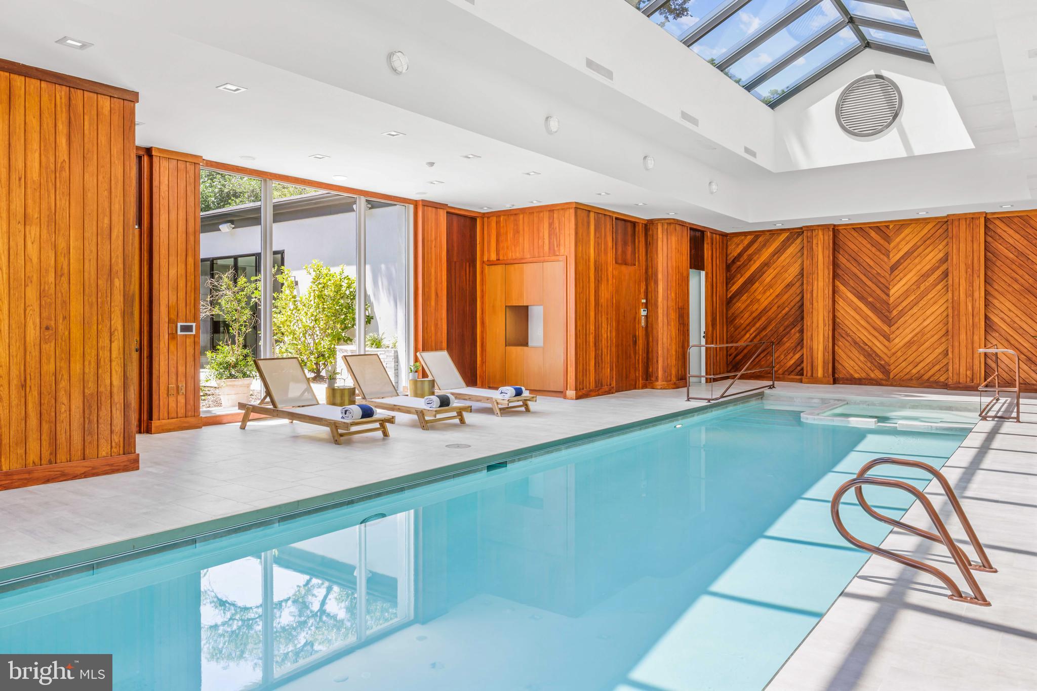 BRADLEY HILLS GROVE - Residential