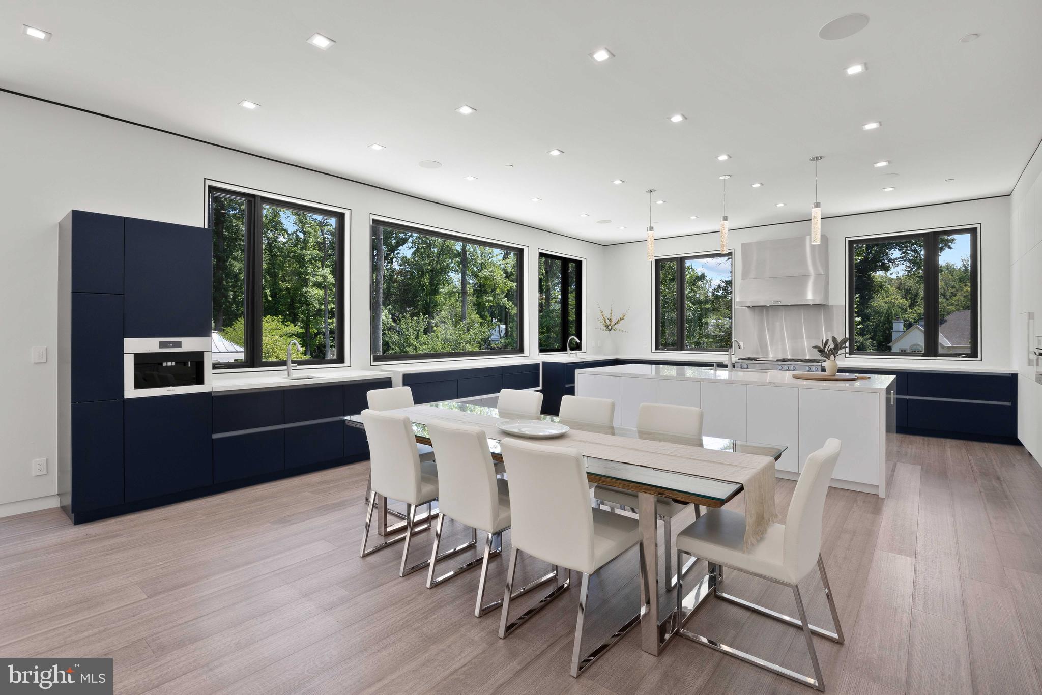 BRADLEY HILLS GROVE - Residential