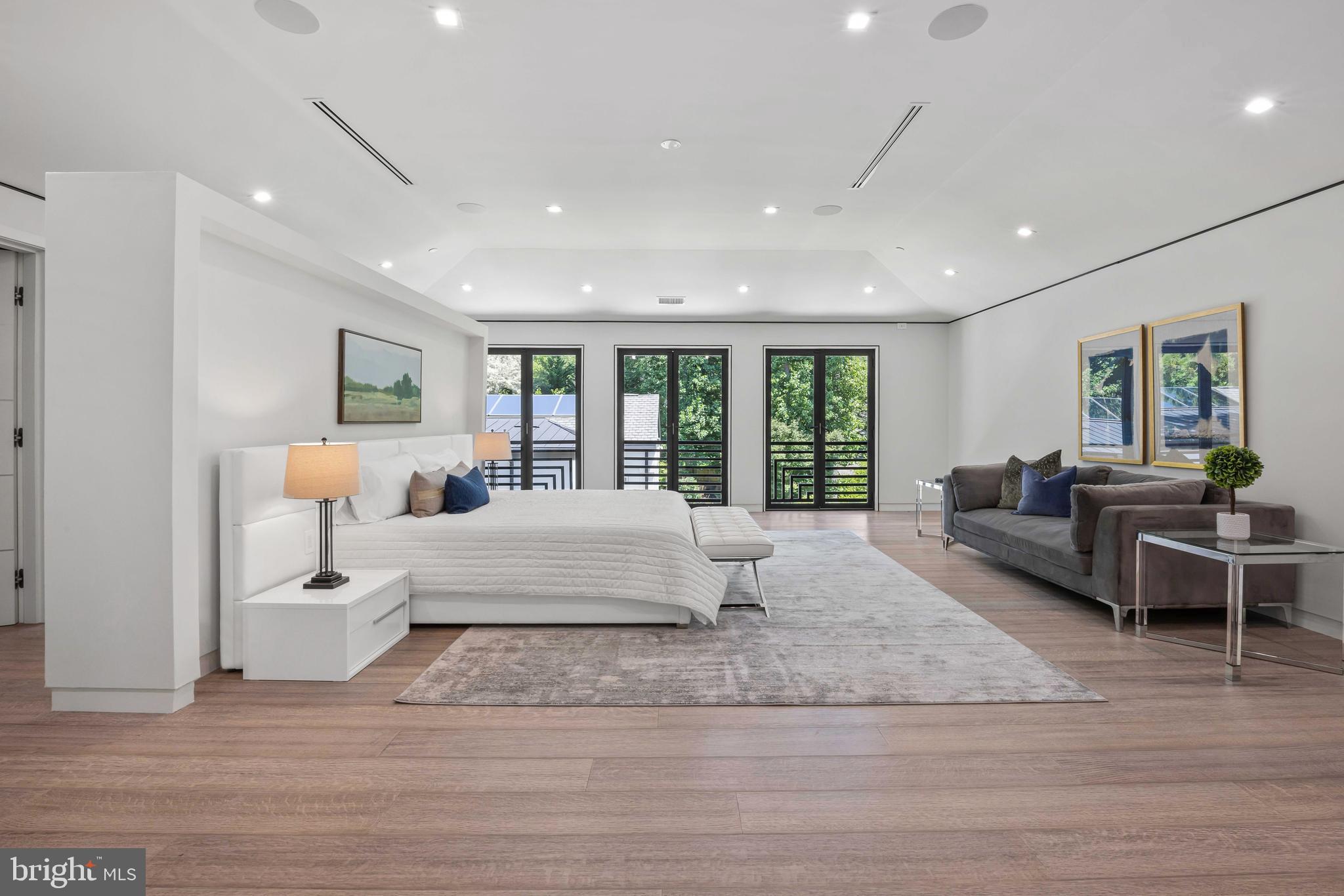 BRADLEY HILLS GROVE - Residential