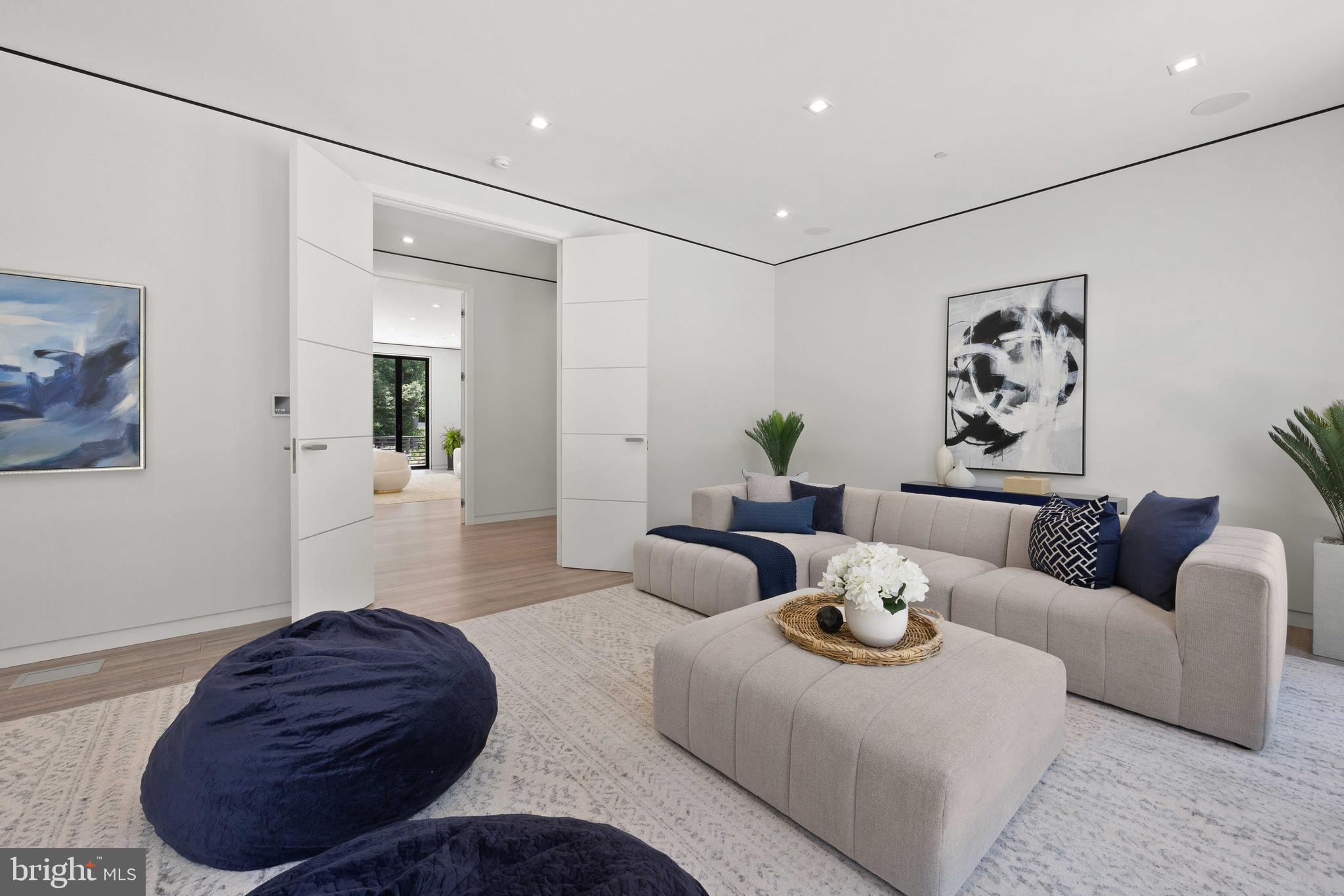 BRADLEY HILLS GROVE - Residential