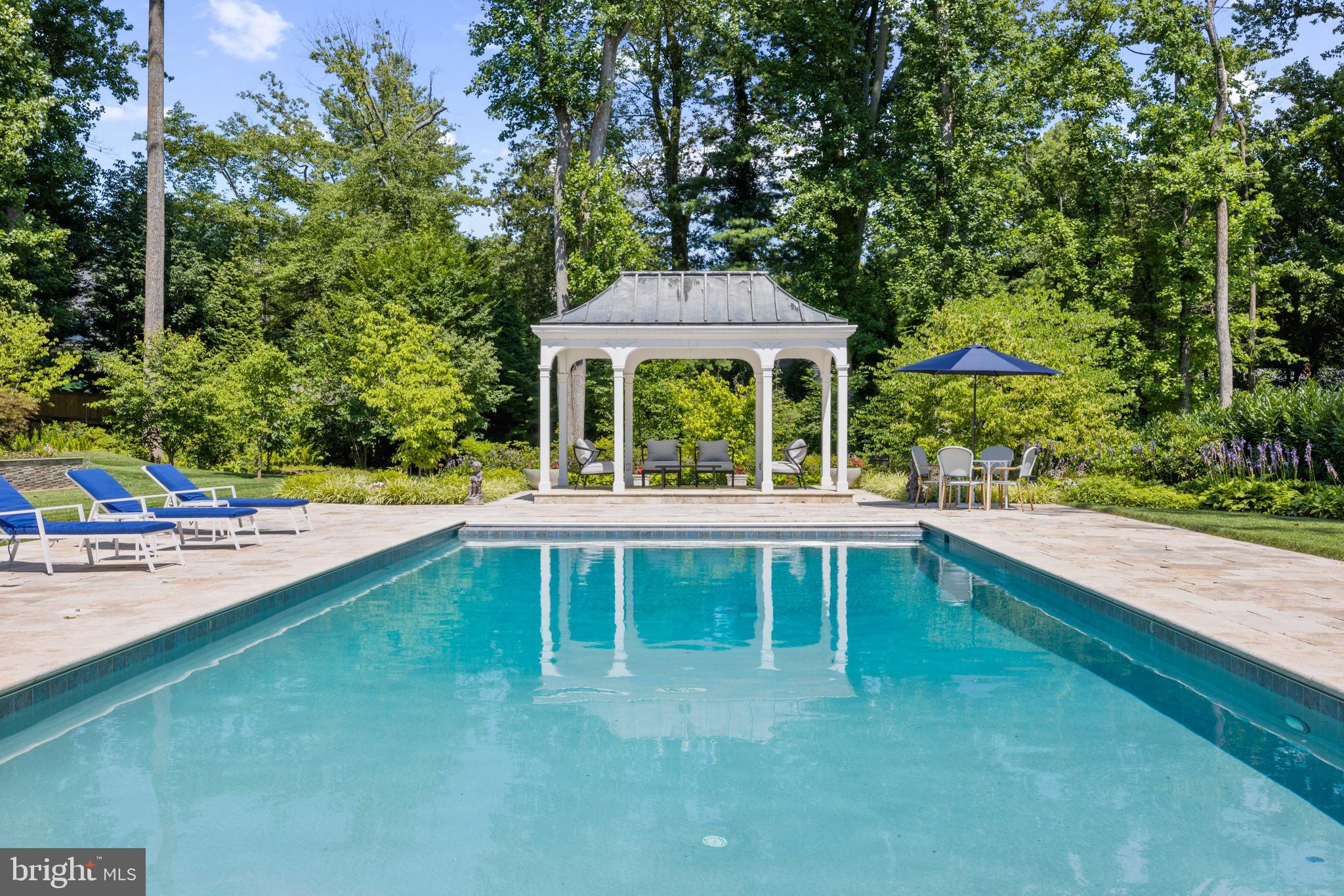 BRADLEY HILLS GROVE - Residential