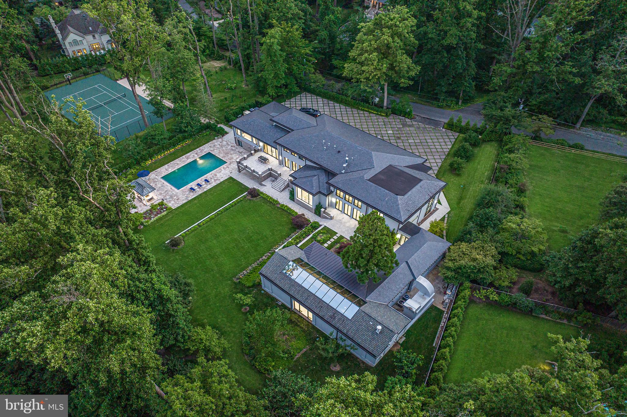 BRADLEY HILLS GROVE - Residential