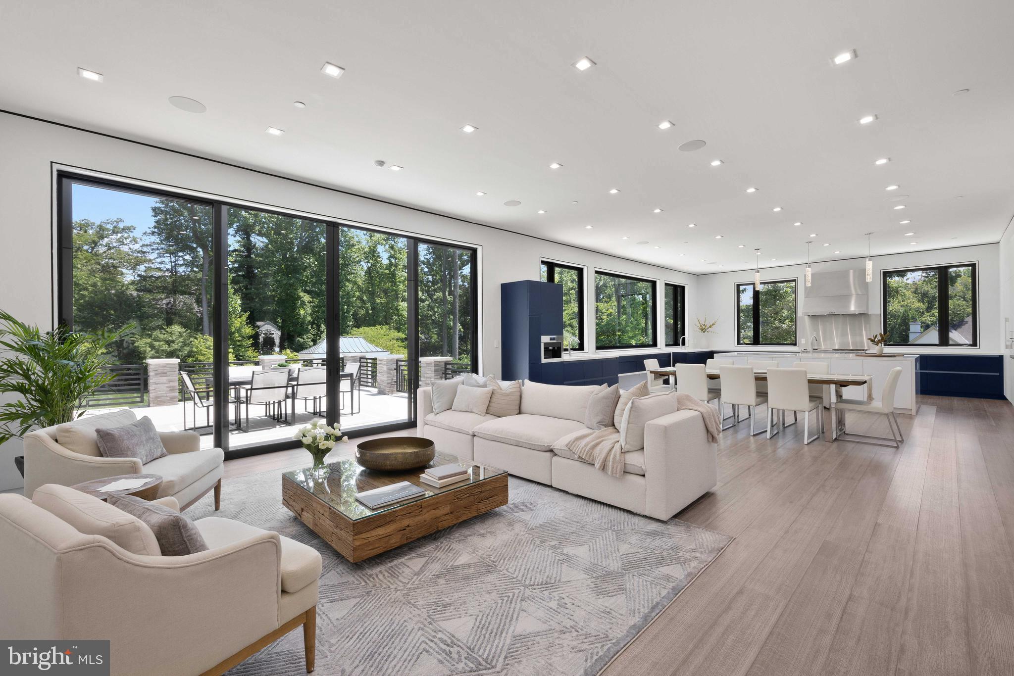 BRADLEY HILLS GROVE - Residential