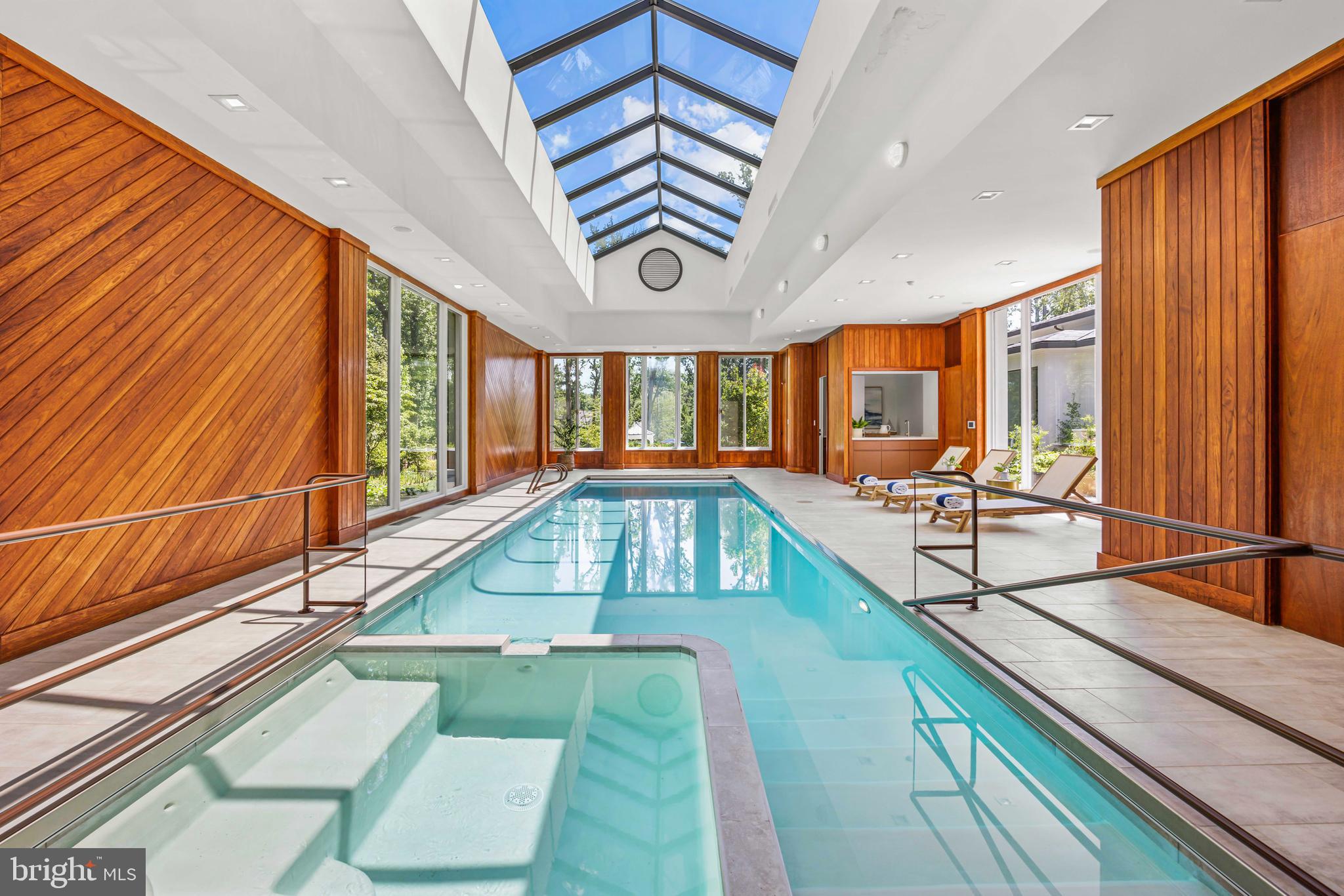 BRADLEY HILLS GROVE - Residential