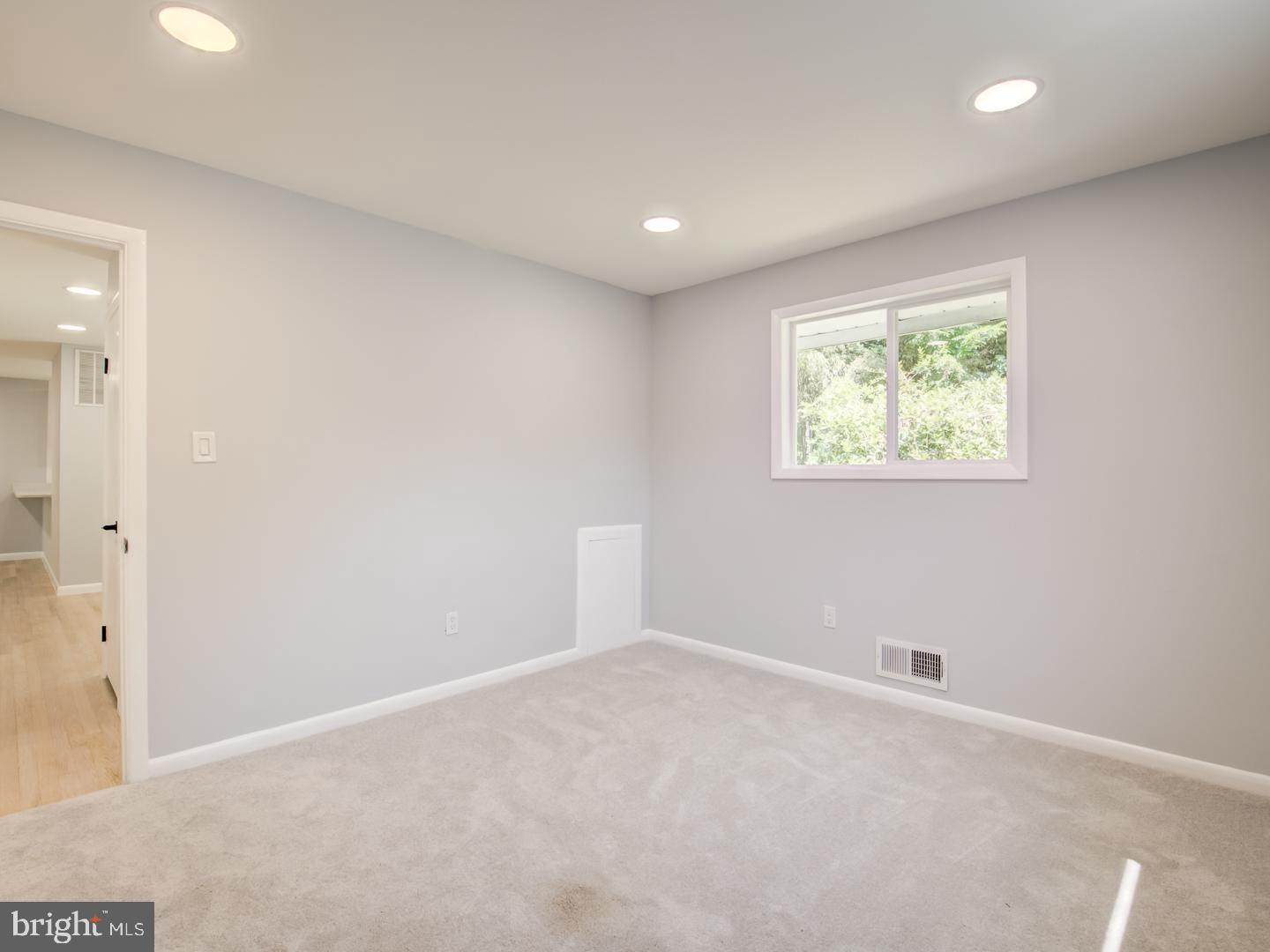 WHITFIELD GARDENS - Residential