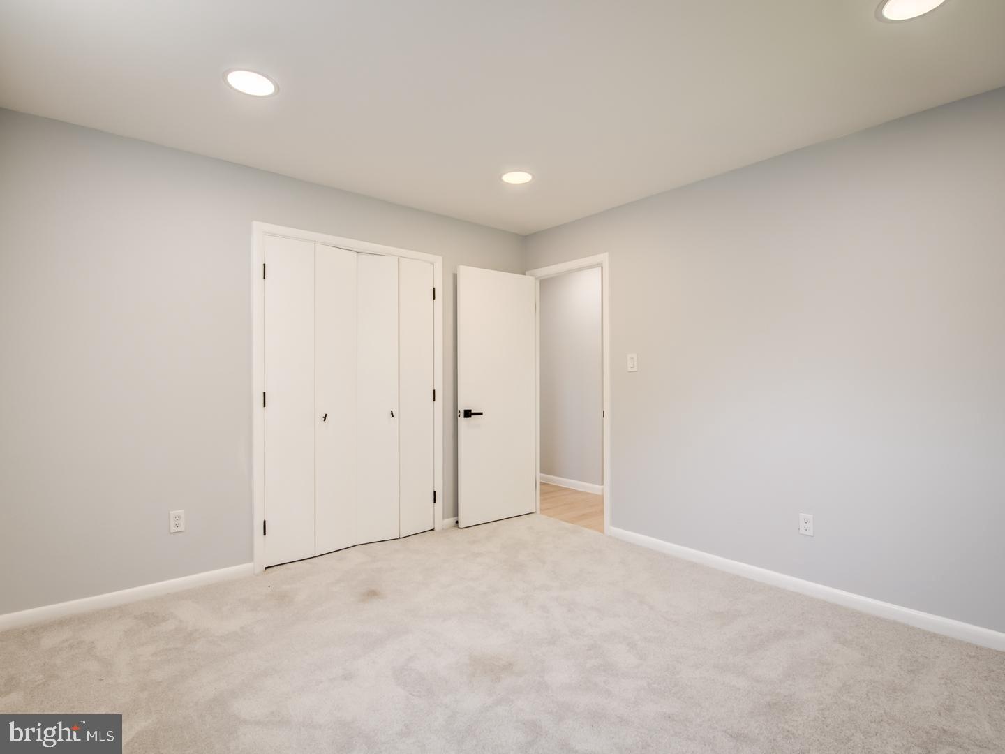 WHITFIELD GARDENS - Residential