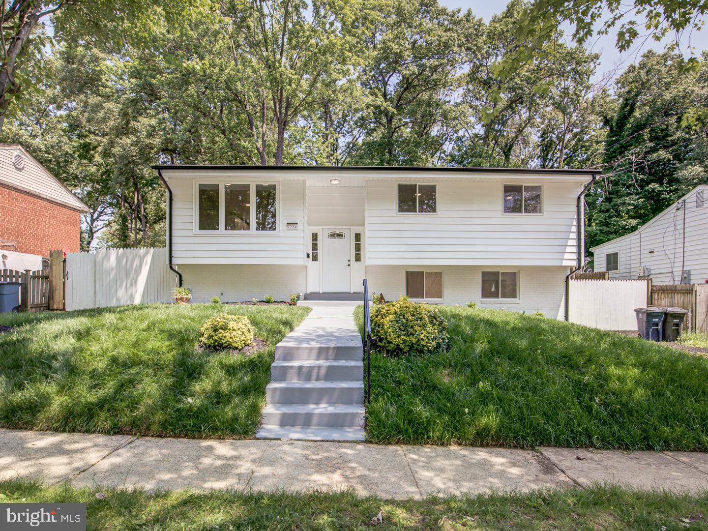 WHITFIELD GARDENS - Residential