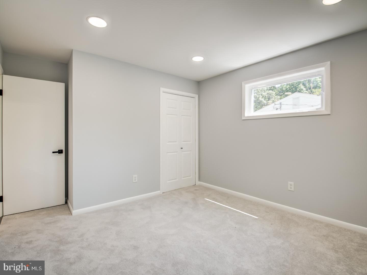 WHITFIELD GARDENS - Residential