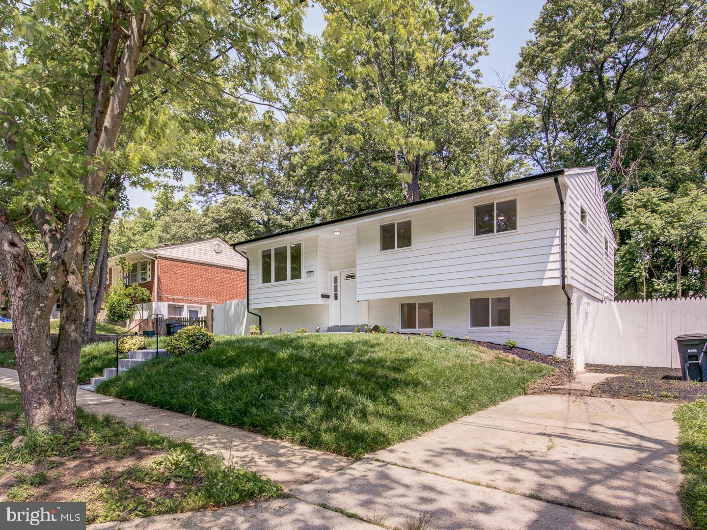 WHITFIELD GARDENS - Residential