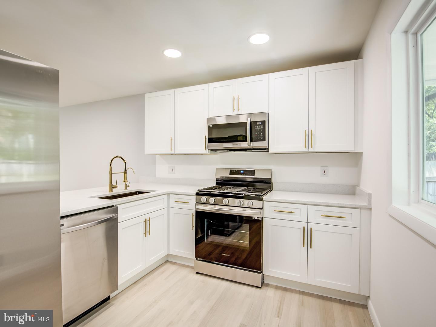 WHITFIELD GARDENS - Residential