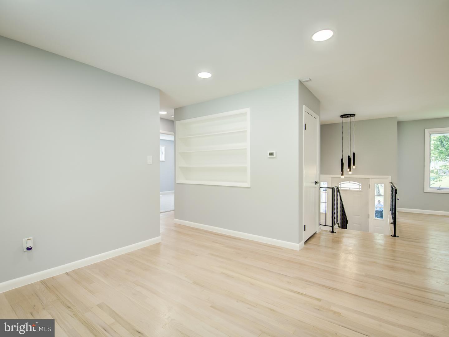 WHITFIELD GARDENS - Residential