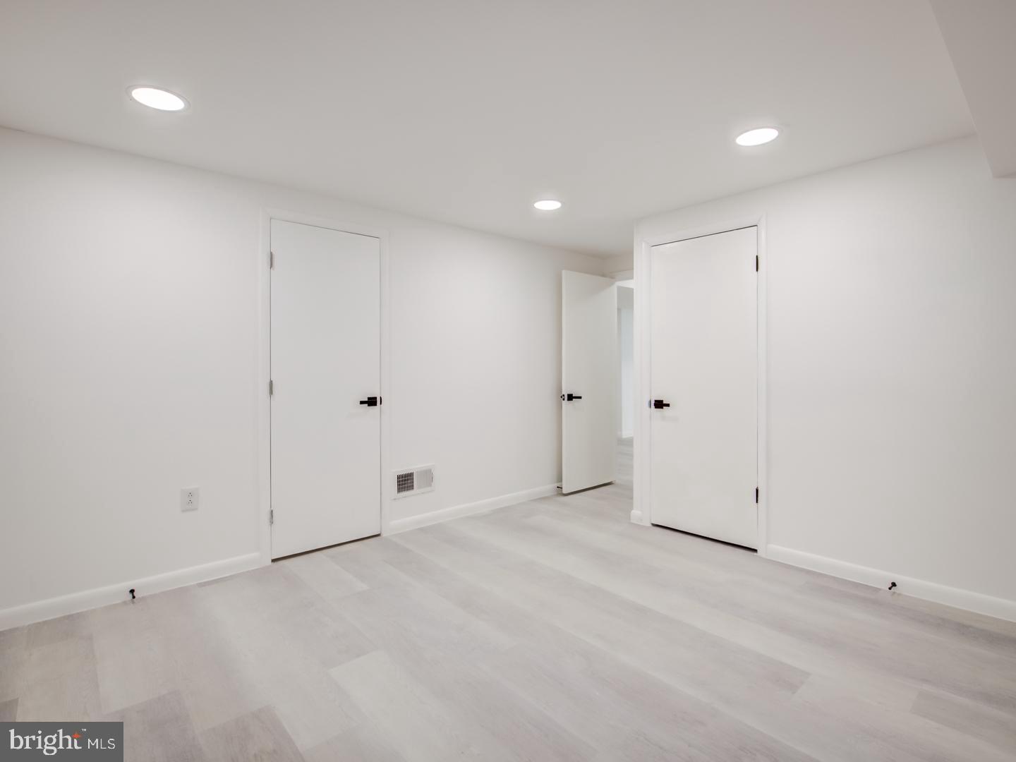 WHITFIELD GARDENS - Residential