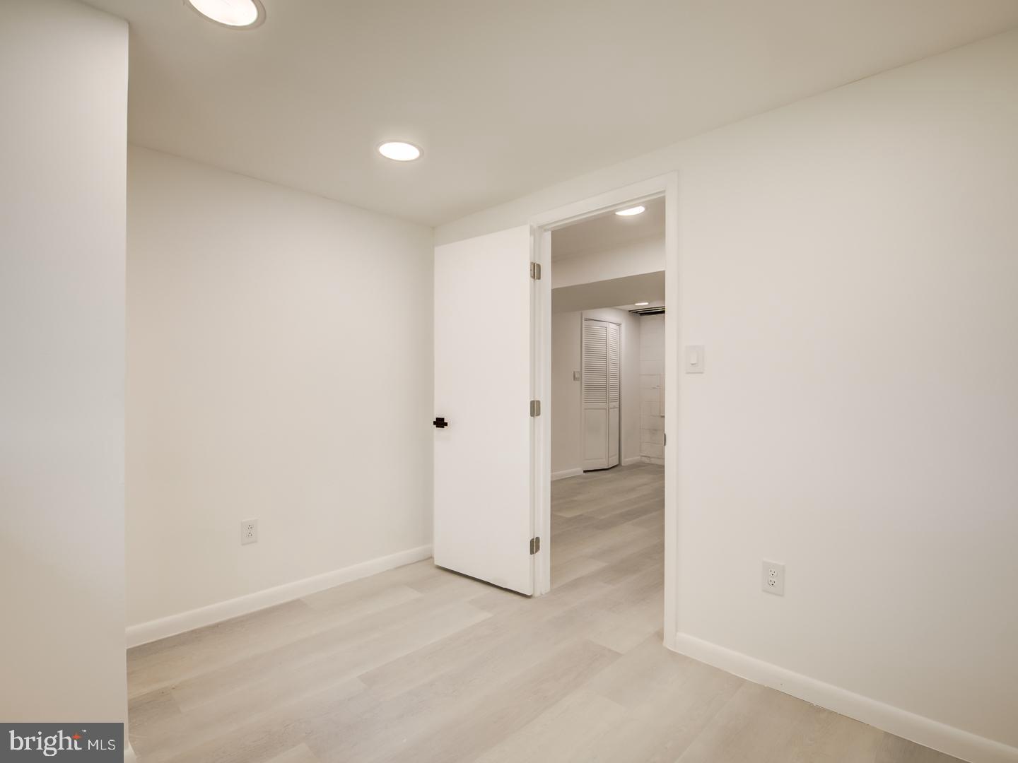 WHITFIELD GARDENS - Residential