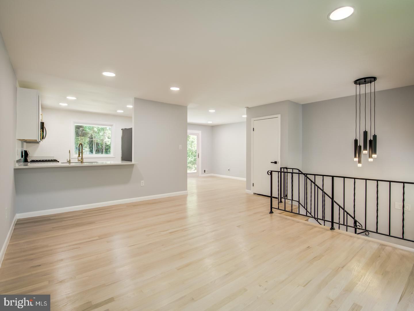 WHITFIELD GARDENS - Residential