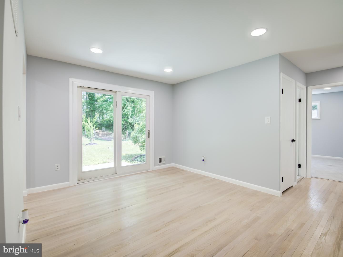 WHITFIELD GARDENS - Residential