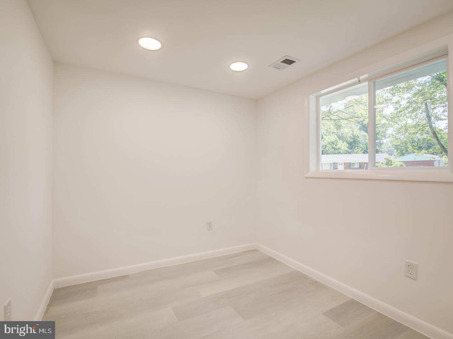 WHITFIELD GARDENS - Residential