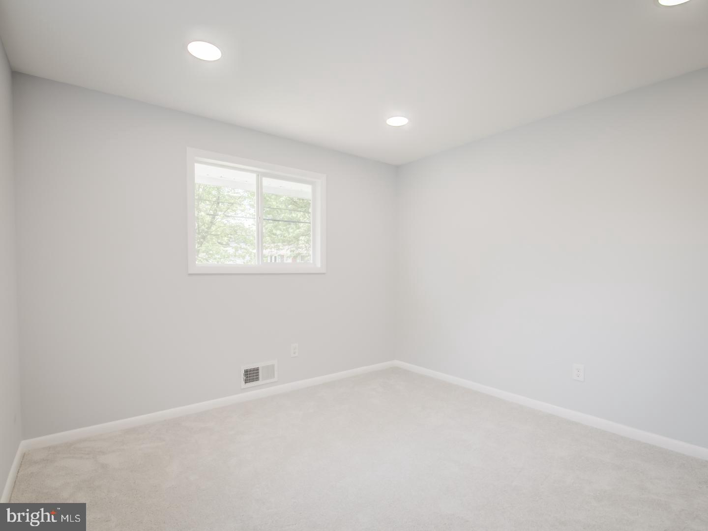 WHITFIELD GARDENS - Residential