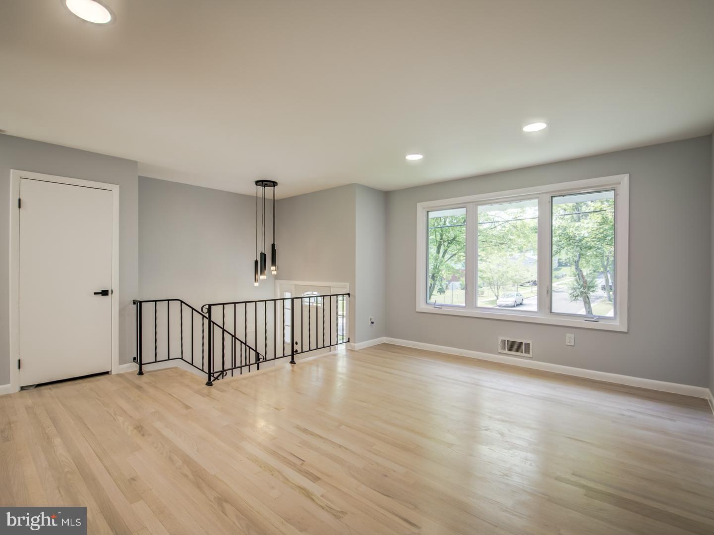 WHITFIELD GARDENS - Residential