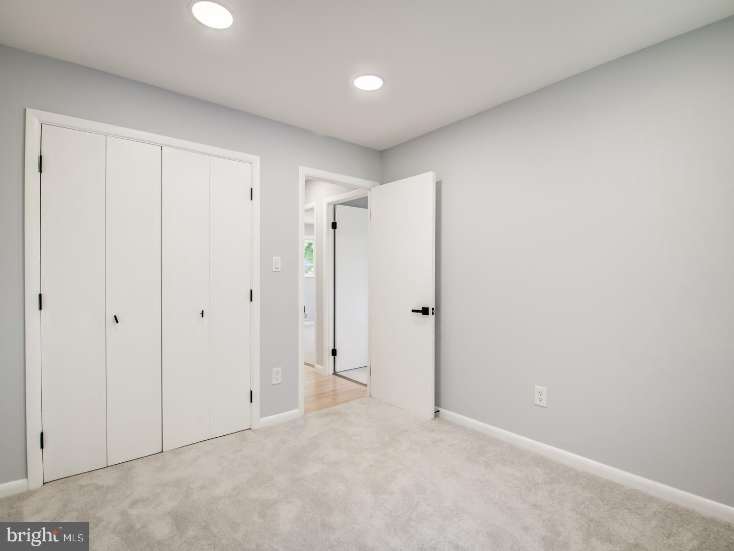 WHITFIELD GARDENS - Residential