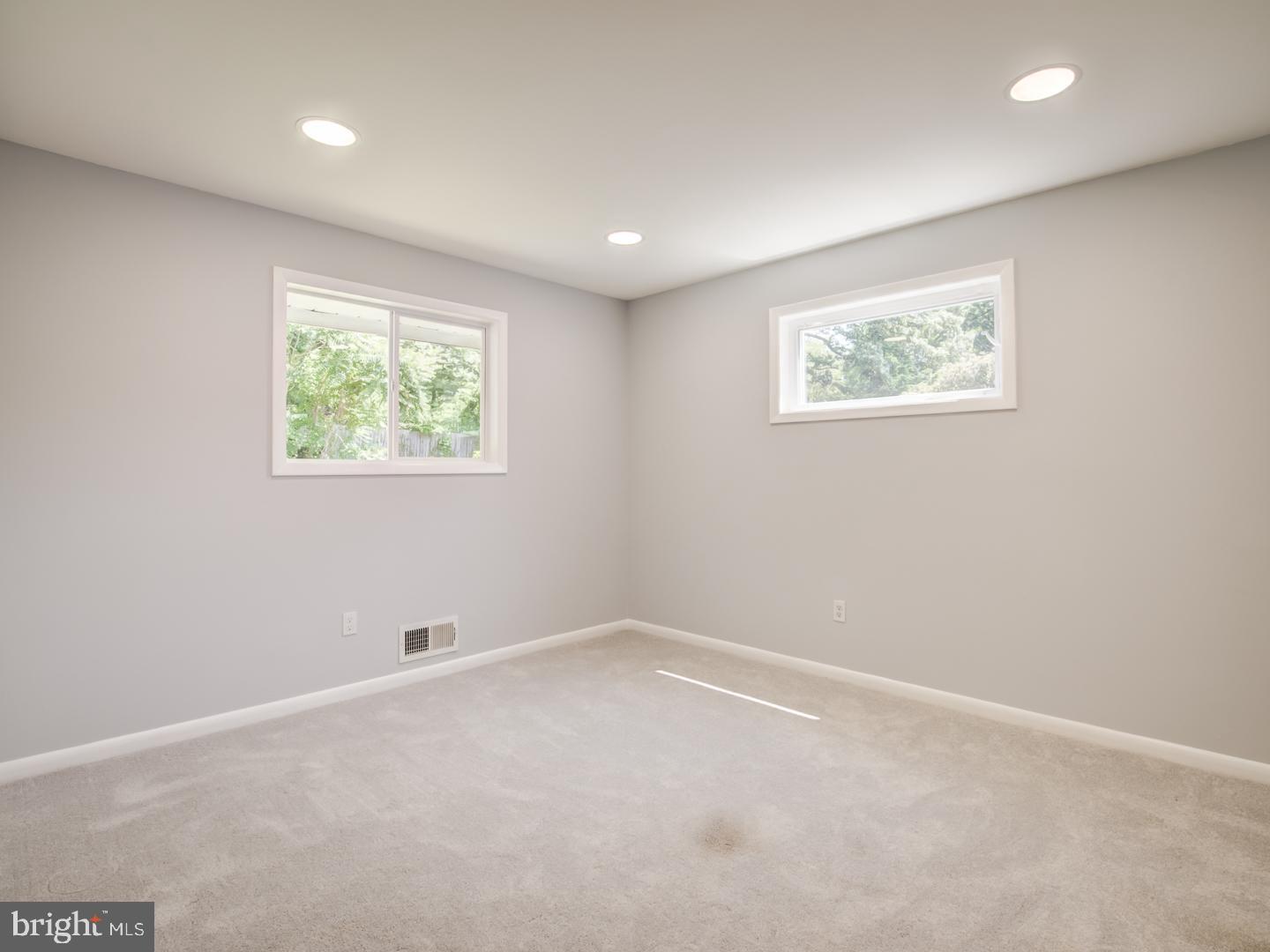 WHITFIELD GARDENS - Residential