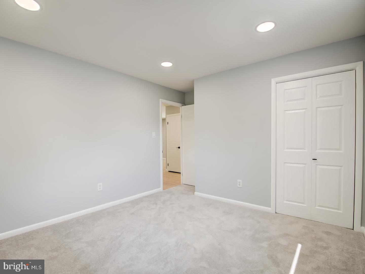 WHITFIELD GARDENS - Residential