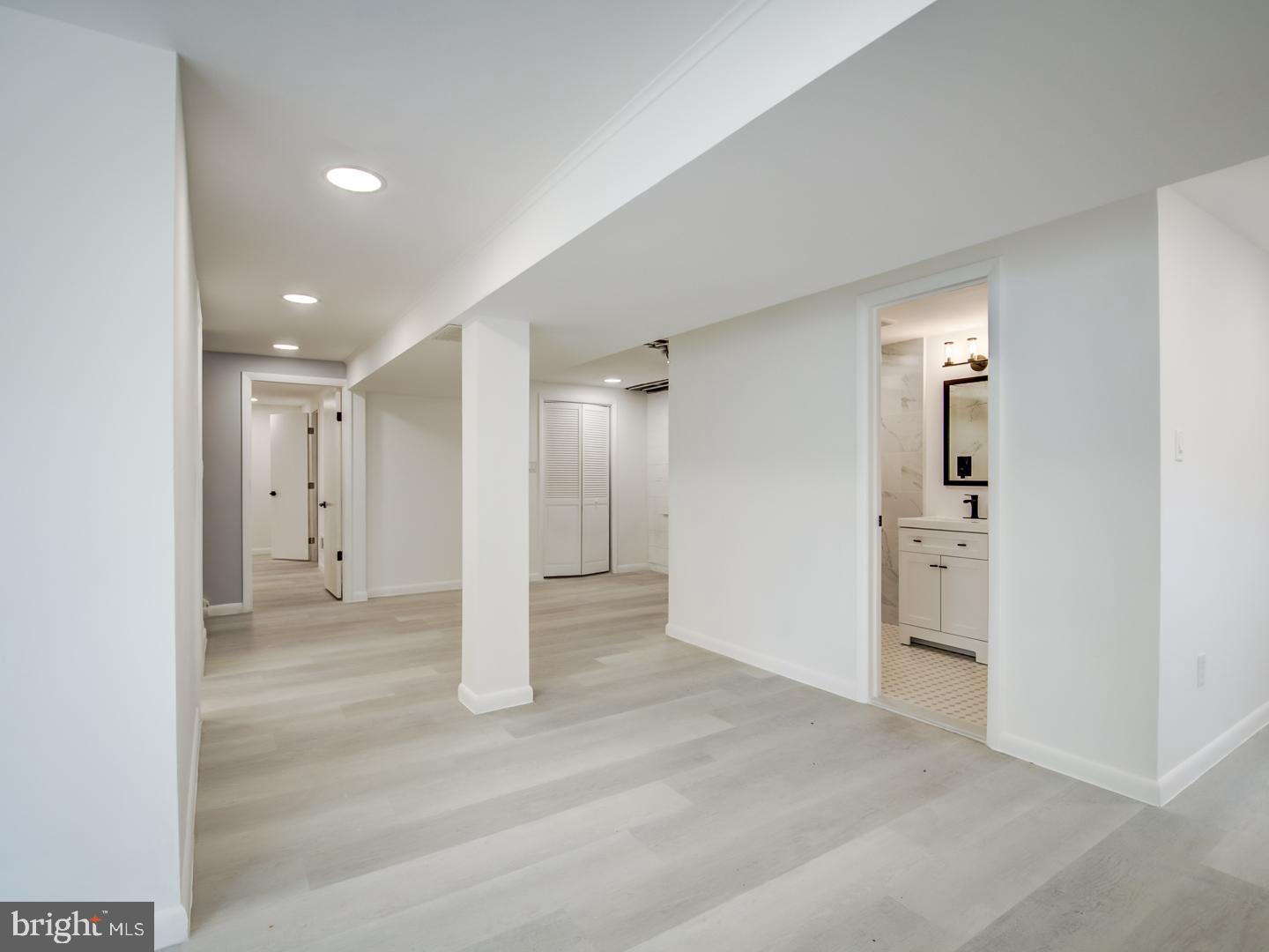 WHITFIELD GARDENS - Residential