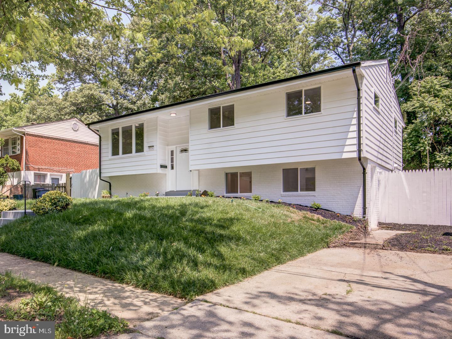 WHITFIELD GARDENS - Residential