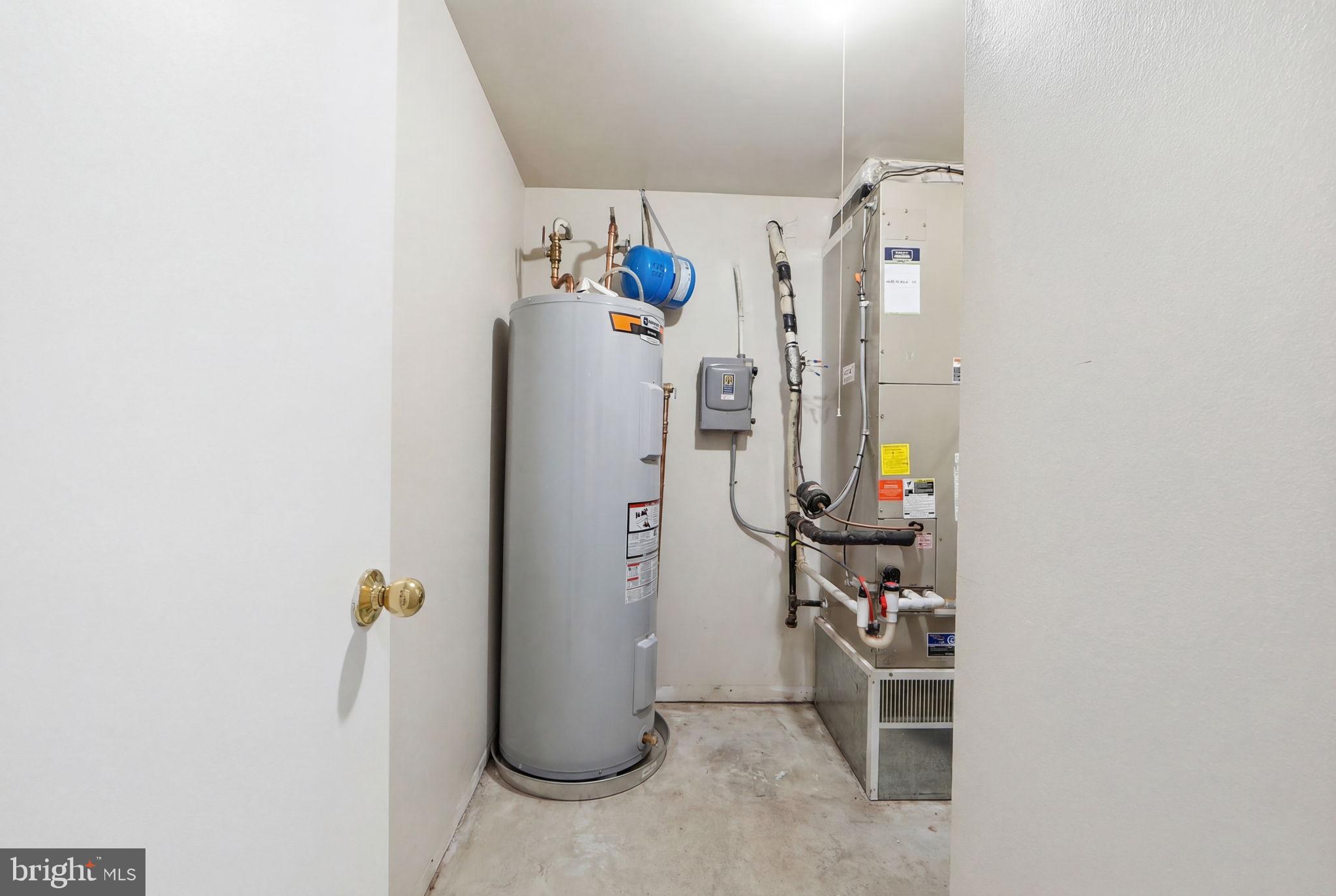 1600 PRINCE STREET - Residential