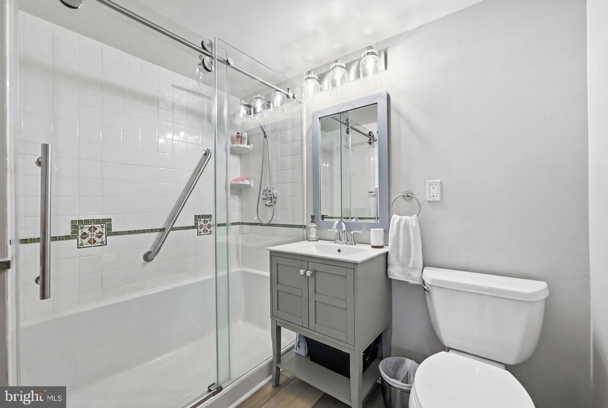 1600 PRINCE STREET - Residential