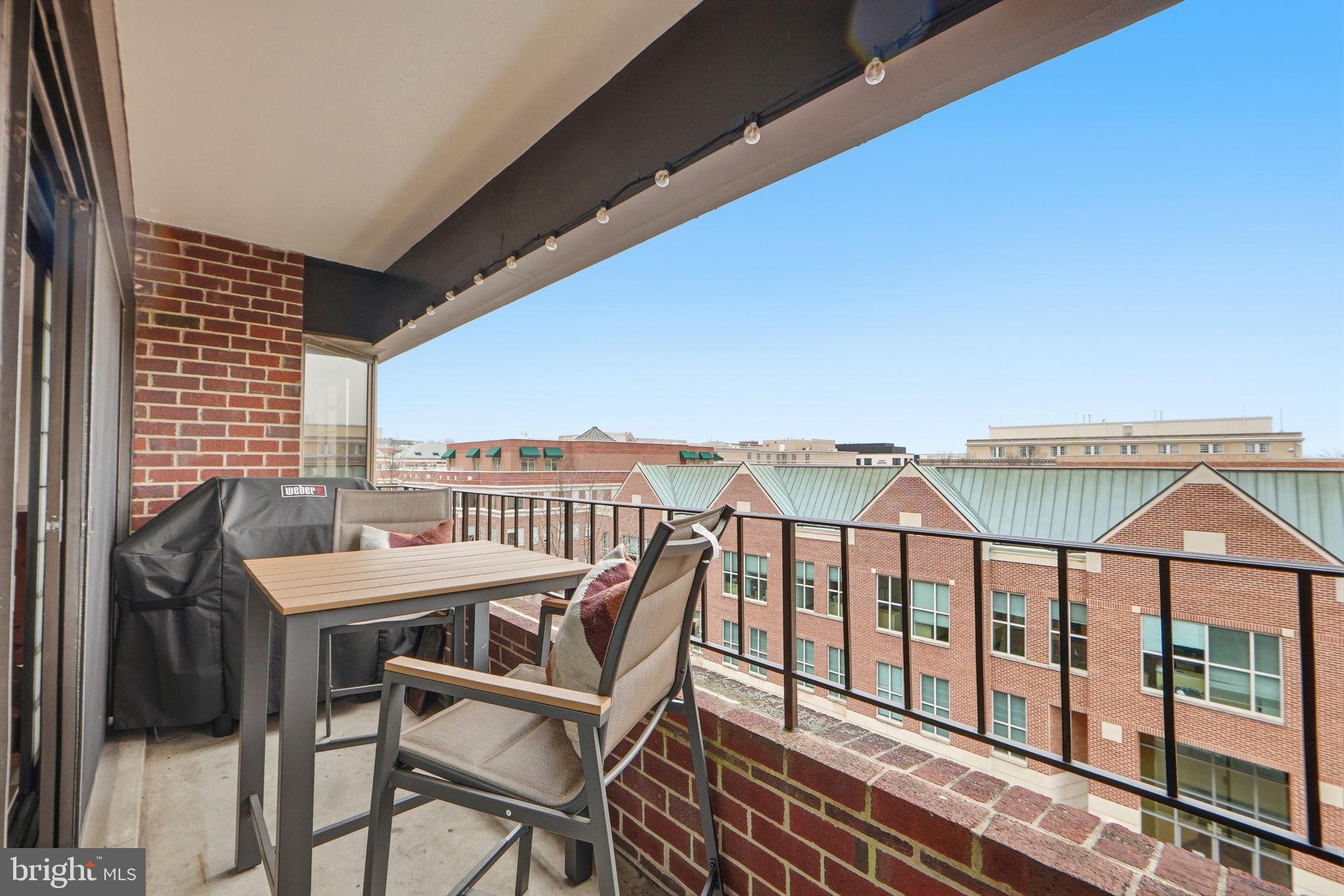 1600 PRINCE STREET - Residential