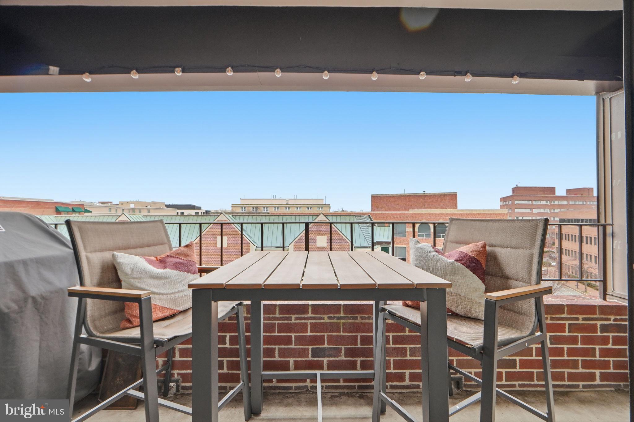 1600 PRINCE STREET - Residential