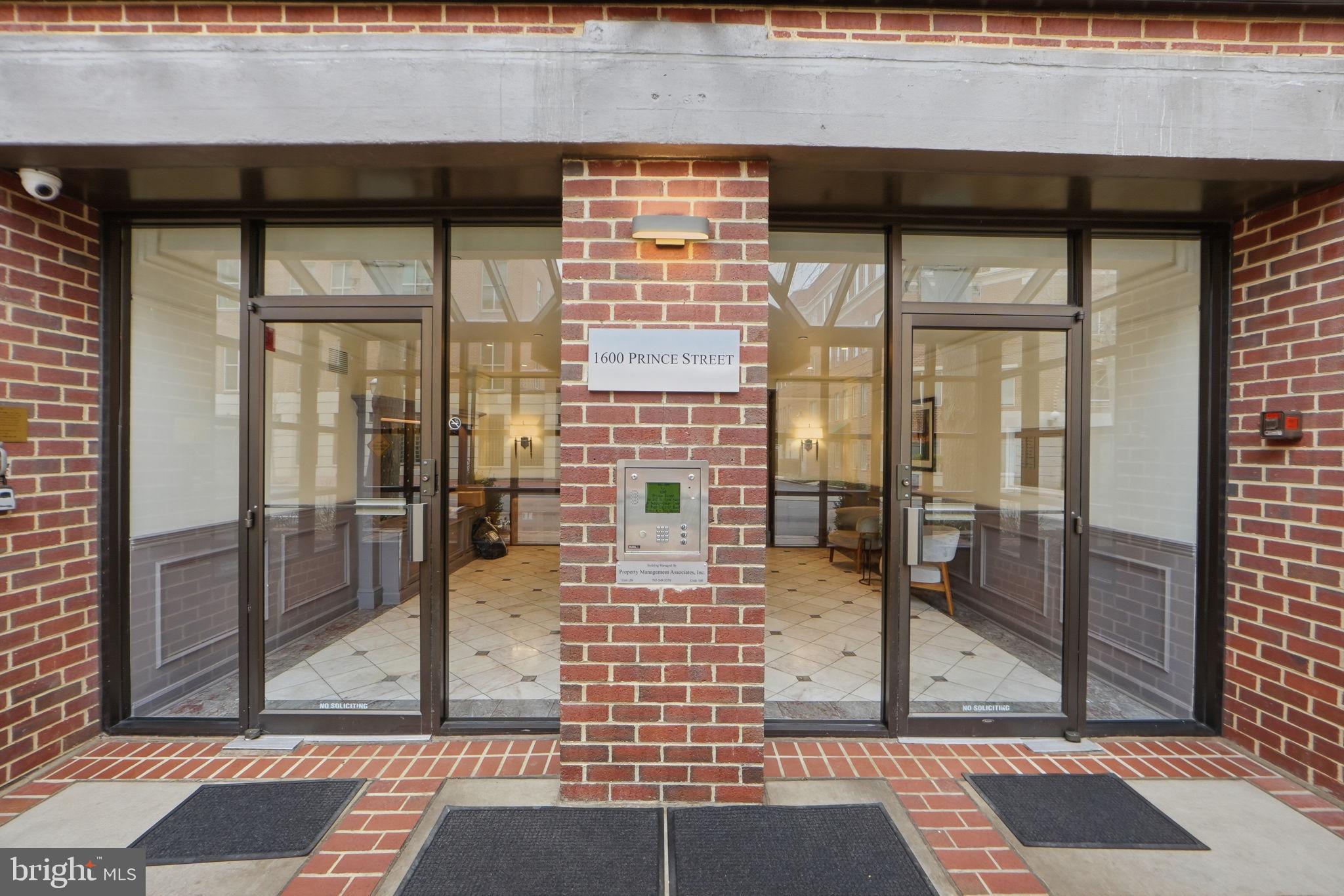 1600 PRINCE STREET - Residential