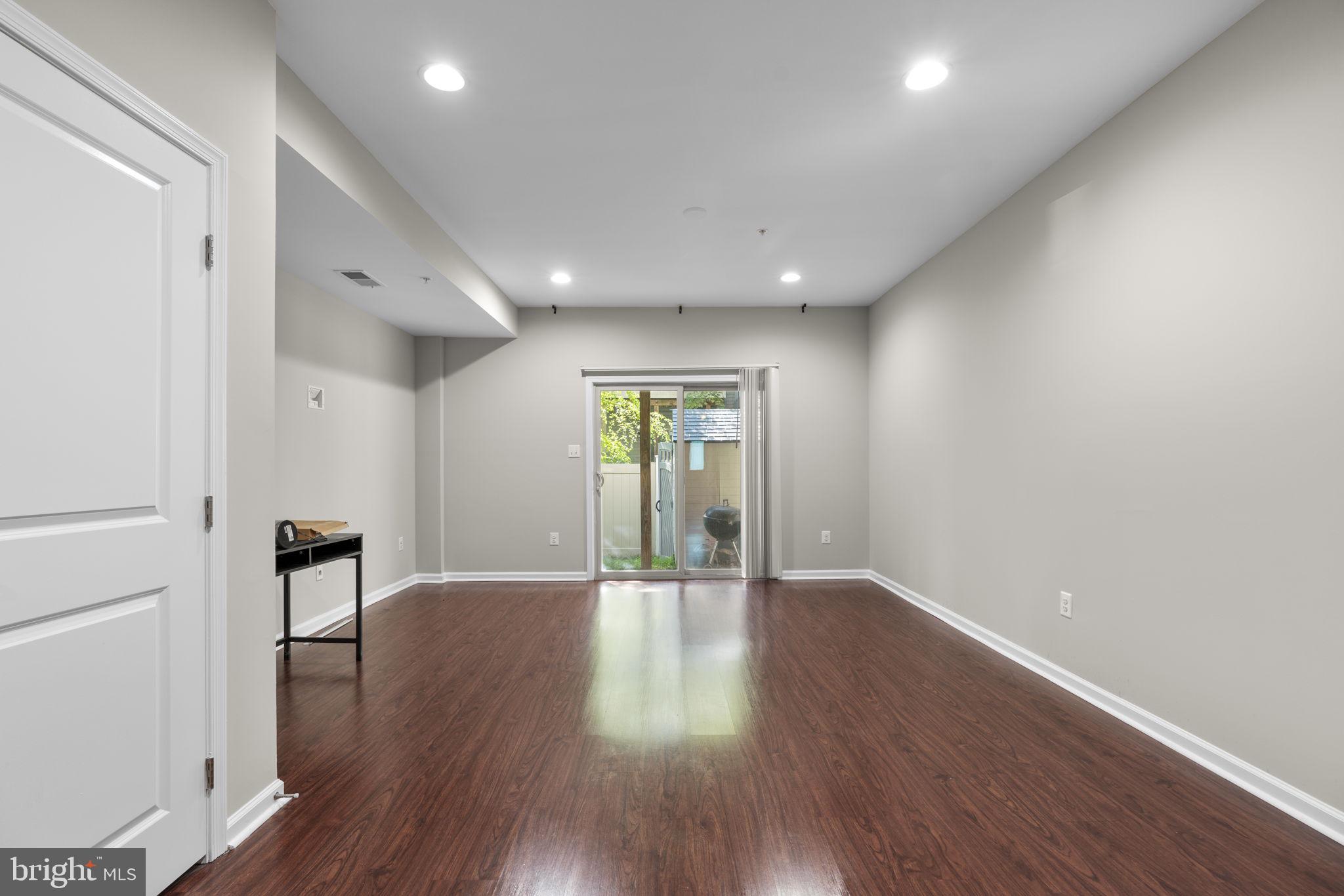 PARKSIDE - Residential