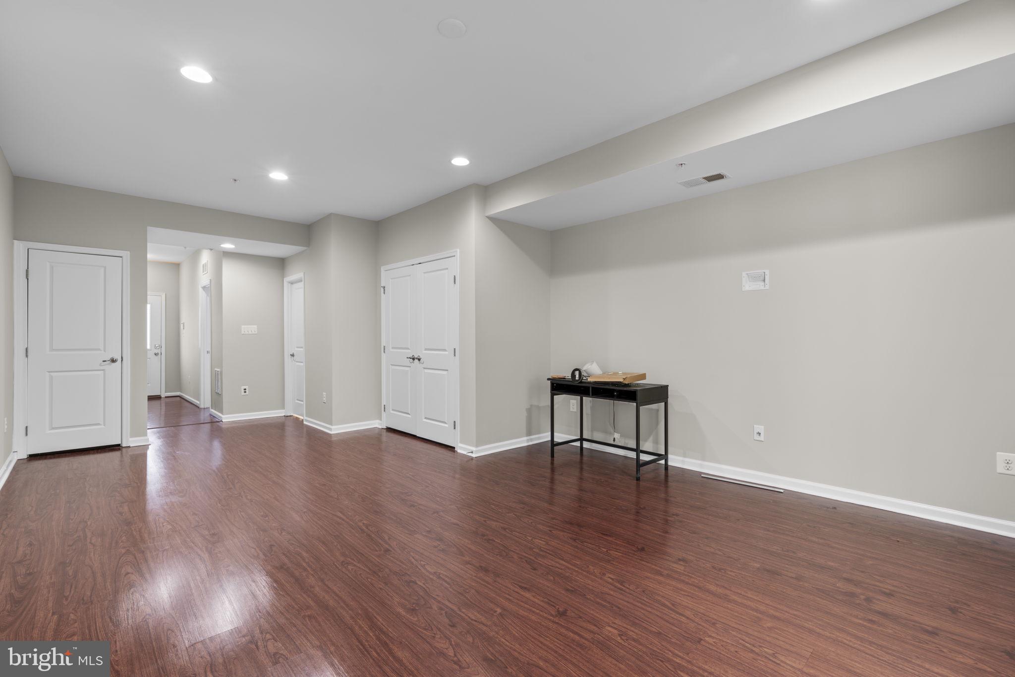 PARKSIDE - Residential