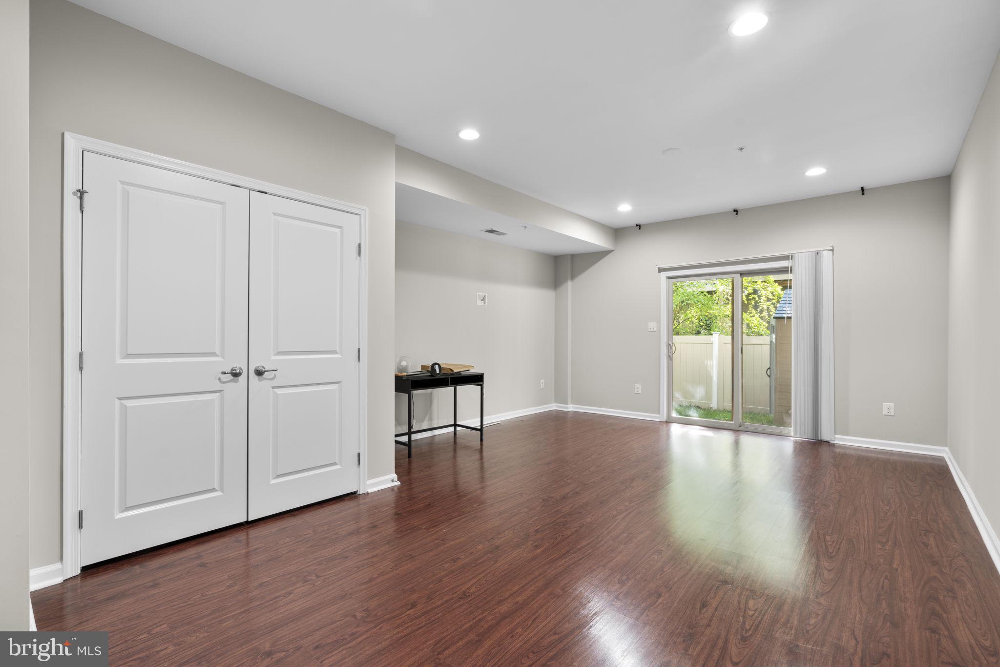 PARKSIDE - Residential