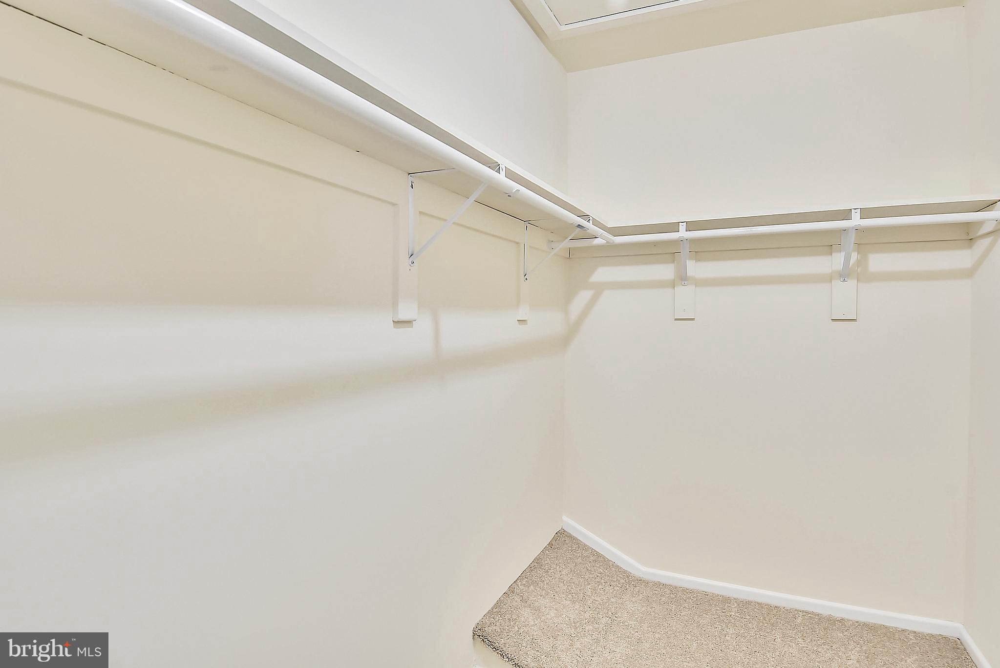 LAKE BRADDOCK - Residential