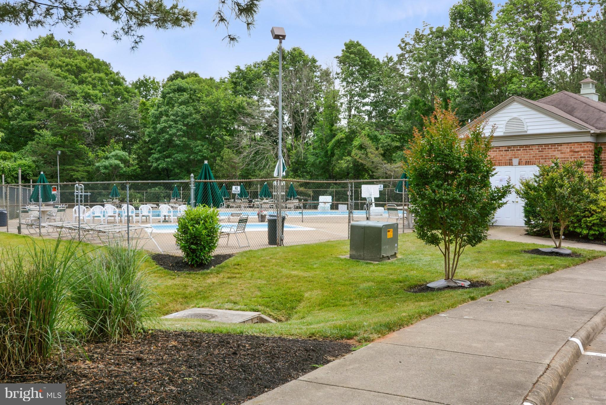 LAKE BRADDOCK - Residential