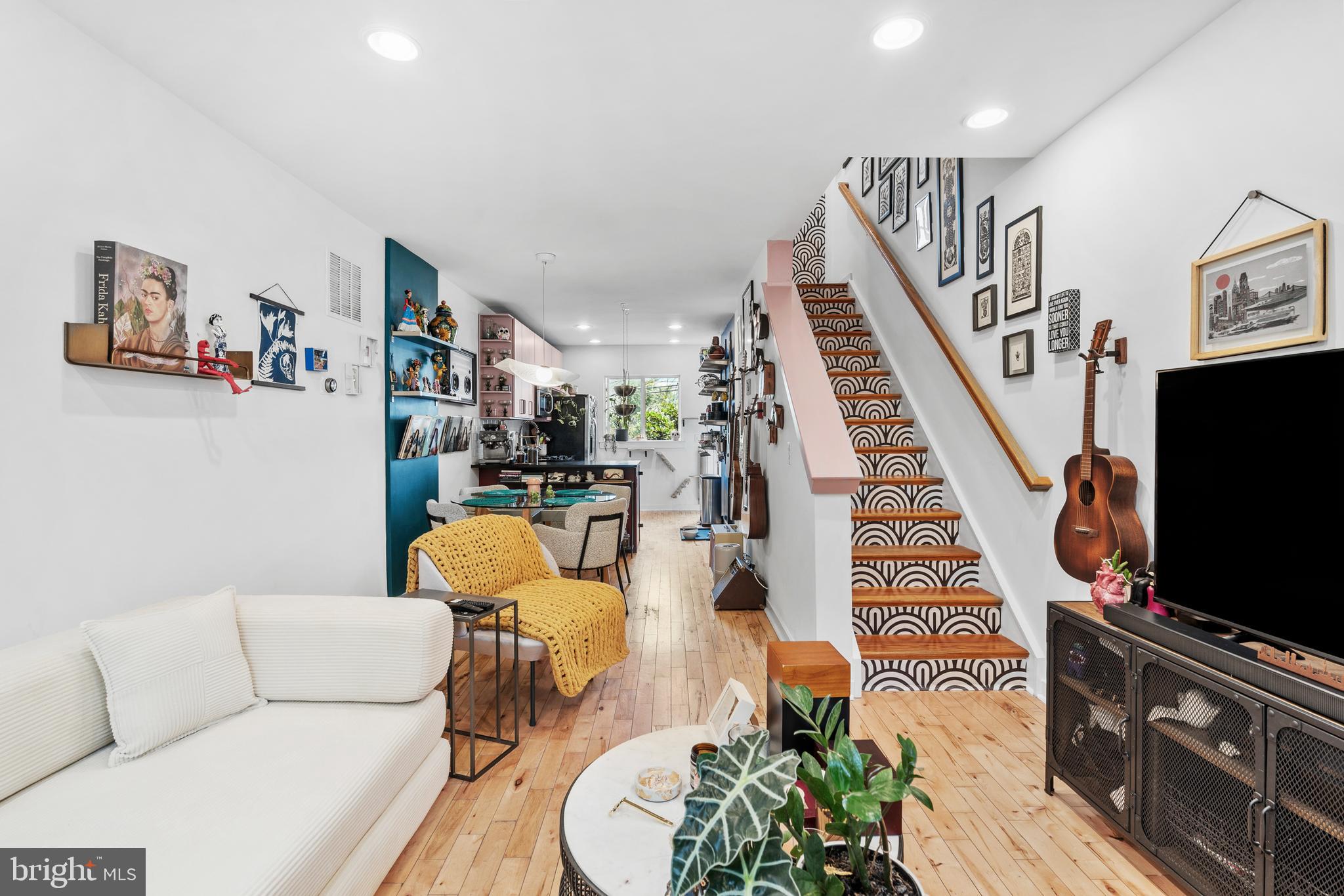 3009 W CABOT STREET